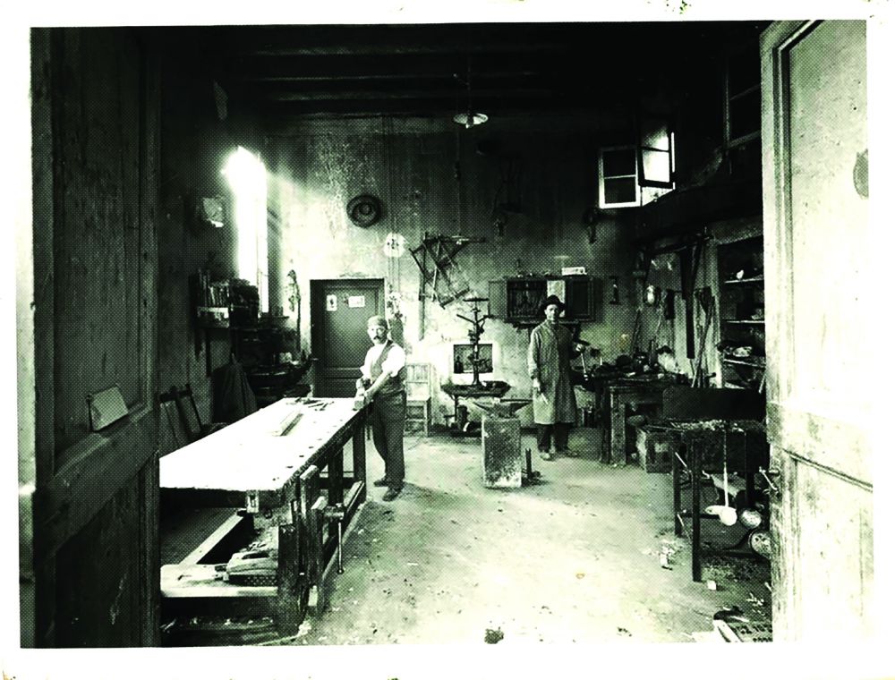 falegnameria storica in bianco e nero Manufactory Design