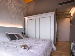 Arredo mobili artigianali per Hotel commerciali Giulianova di Manufactory Design